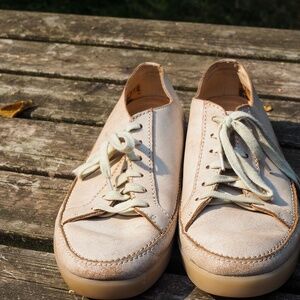 Clarks leather tie-up sneakers US10 EU41